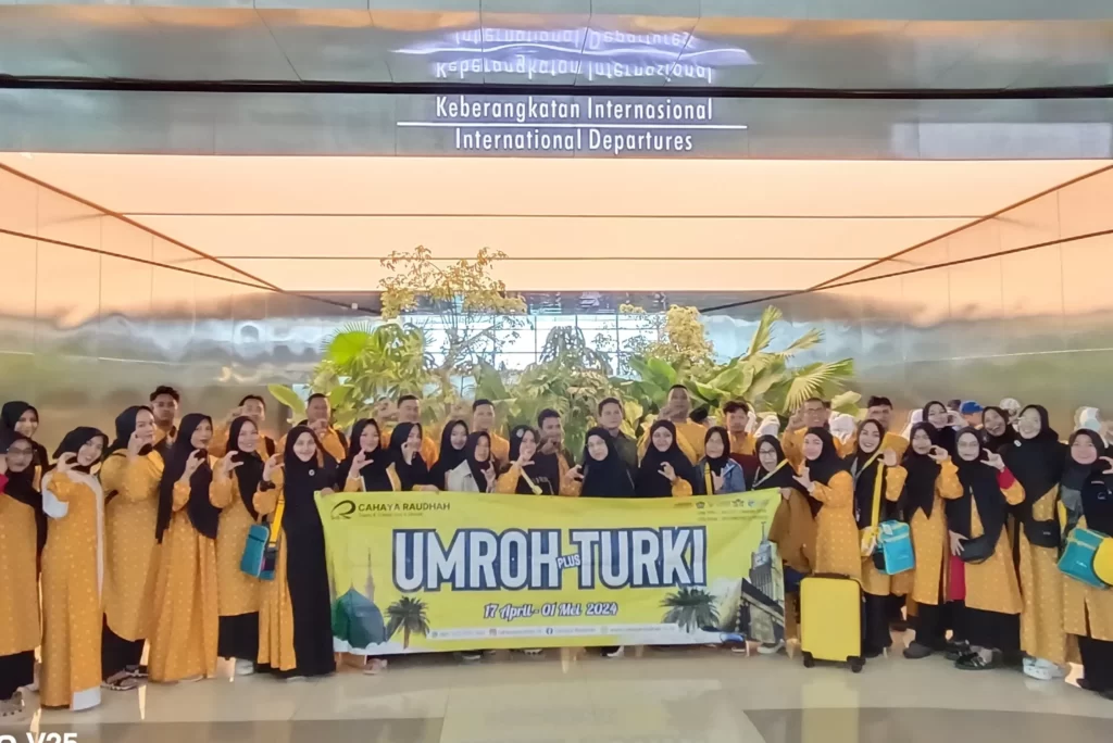 Jamaah Umroh Plus Turki Cahaya Raudhah